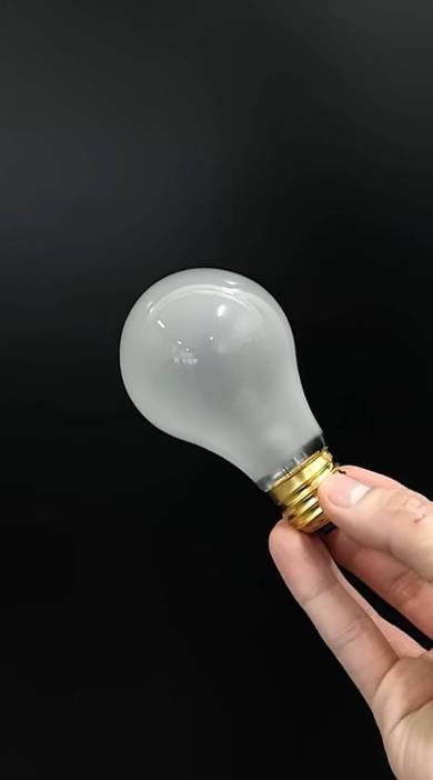 電球を液体窒素に浸ける実験