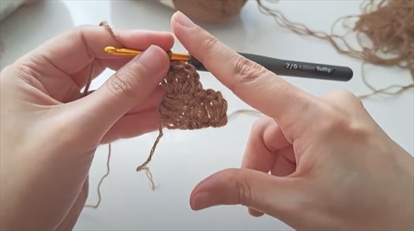 ダイソーのオトクなジャンボ毛糸で編んだ大作