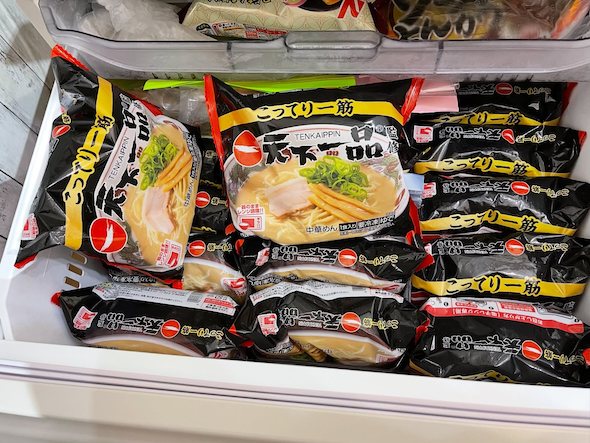 「天下一品」を満載した冷凍庫