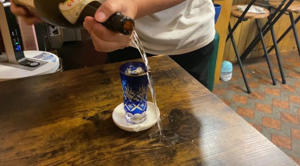 沖縄で1人飲みしていたら……