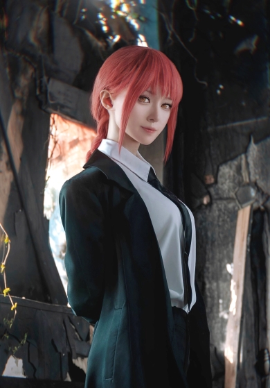 コスプレイヤーのビフォーアフター