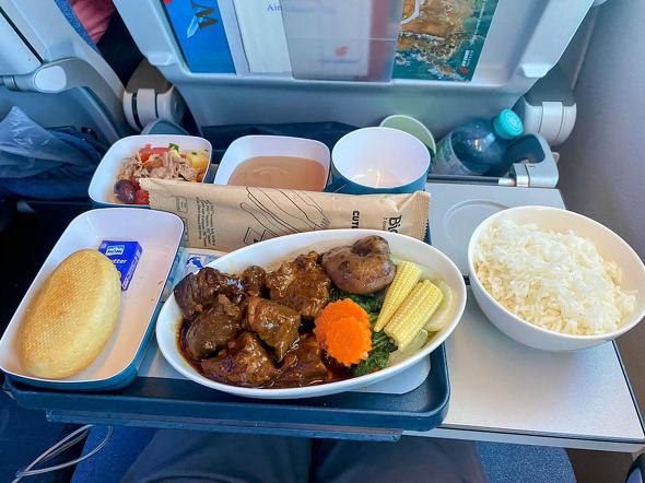 ビジネスクラスの食事