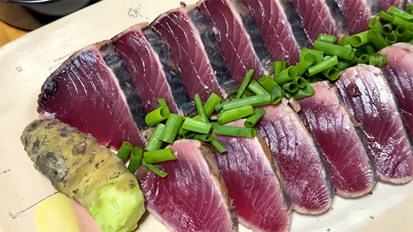 カツオのタタキ