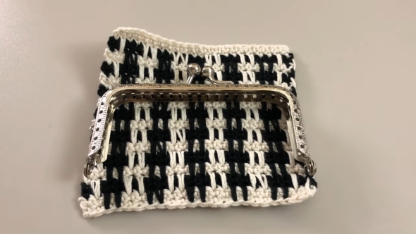 編み地とがま口