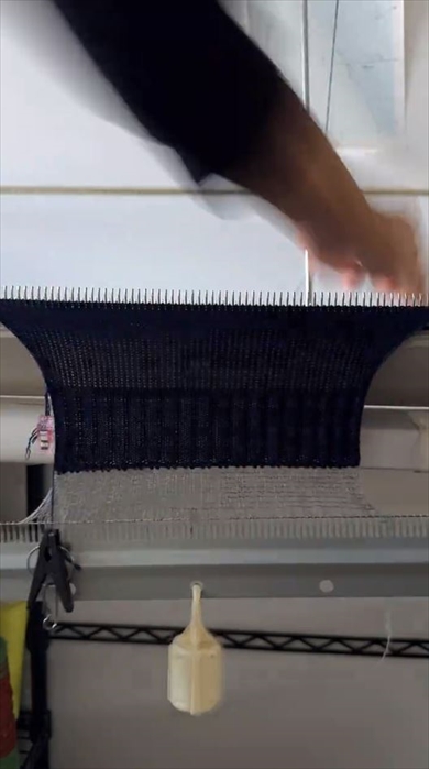 ユニクロのカシミヤニットを“毛糸のプロ”がリメイク