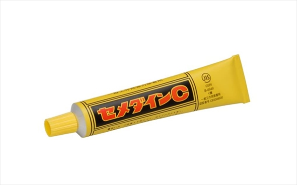 セメダインの接着剤