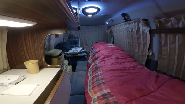 2種類のシュラフを組み合わせて就寝