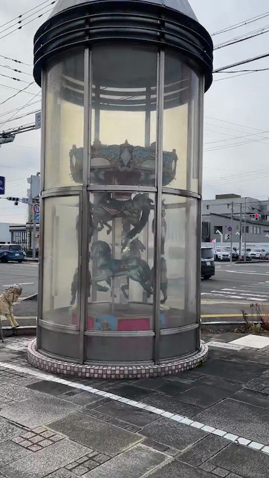 ジョジョ3部のカメオのスタンドにも見える