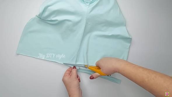 短いTシャツを長くリメイク