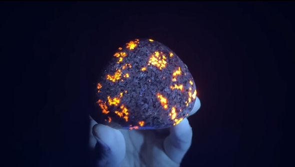 普通の石をピッカピカに磨いてみた