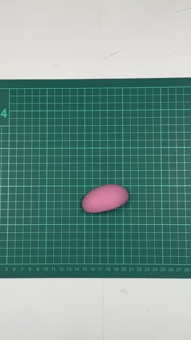 目や鼻のパーツを作る