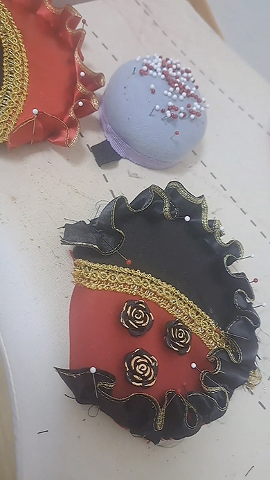 「ハートの女王」のカチューシャ制作