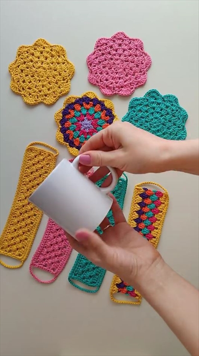 1種類の毛糸と15分あればすぐに編めるマグカップカバー