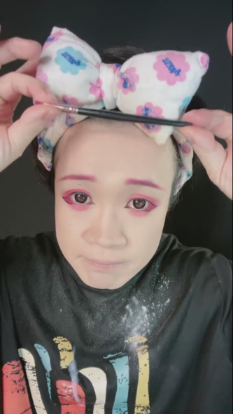 アイブロウとアイシャドウ