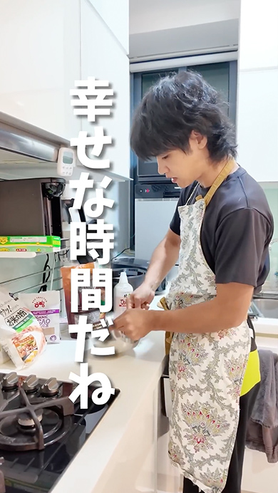 夫が子どものため深夜にお菓子作り