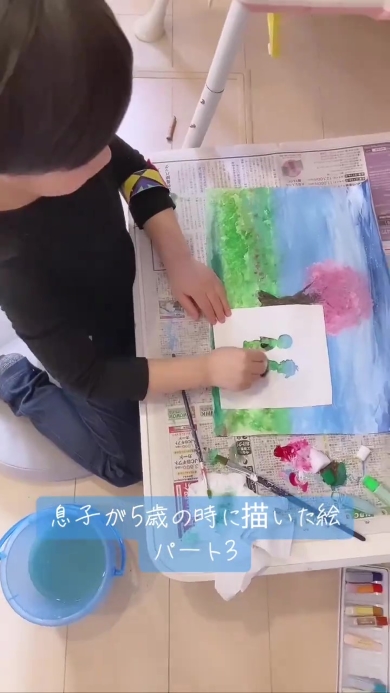 絵を描く男の子