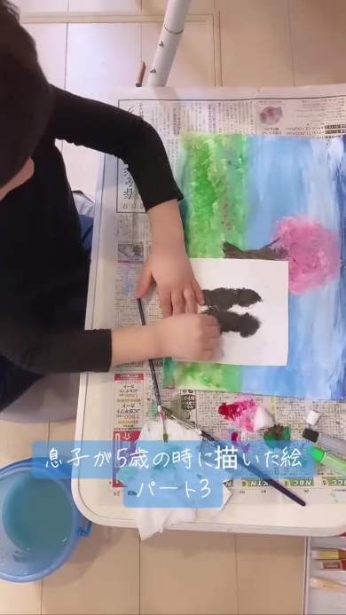 絵を描く男の子