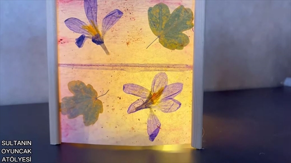 ティーバッグを再利用して押し花のランタンに