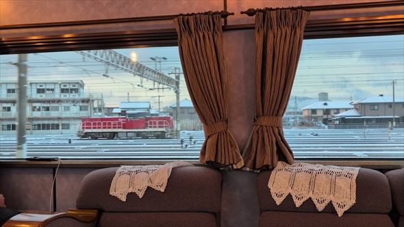 サロンカーなにわの車窓から見える絶景