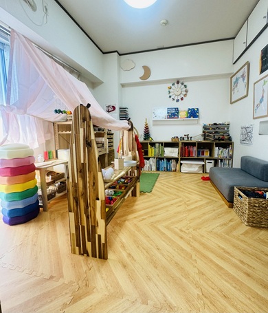 「絵本とおもちゃと家族だんらん」をテーマにしたキッズスペース