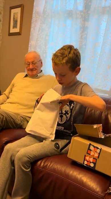 おじいちゃんにもらったクリスマスプレゼント→想像超えて大歓喜の孫