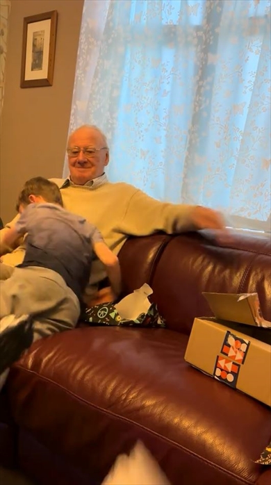 おじいちゃんにもらったクリスマスプレゼント→想像超えて大歓喜の孫