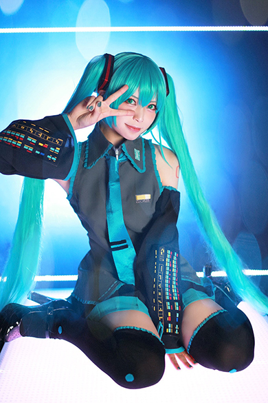 初音ミクになる夢をかなえたコスプレイヤー