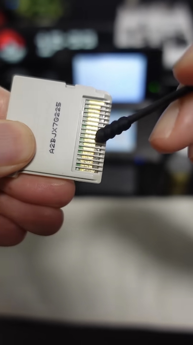 接点復活剤でクリーニング