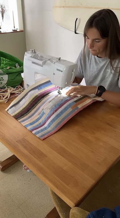 各パーツを縫い合わせていく