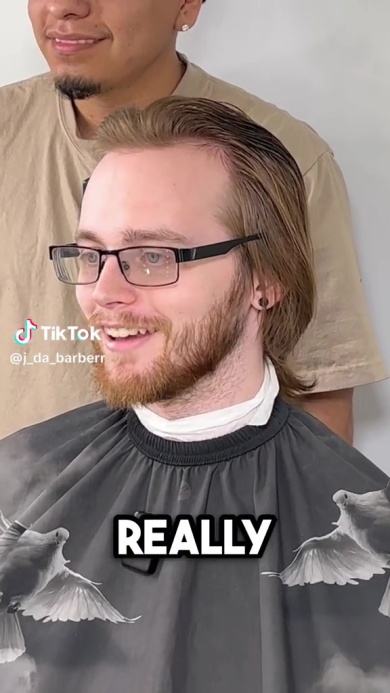 広い額を隠したい男性