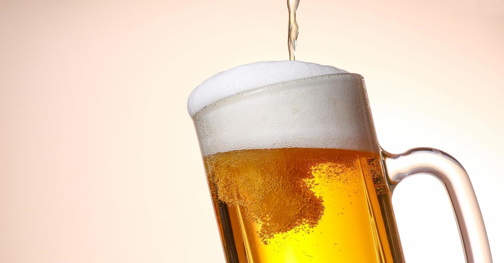 「このコップ良すぎる」　あるものがプリントされた“お酒が進まなくなるコップ”が発想の勝利　「マジで欲しい」と880万表示（1/2） | ライフスタイル ねとらぼ