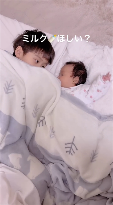 7歳のお兄ちゃんと0歳の妹の幸せなやりとり