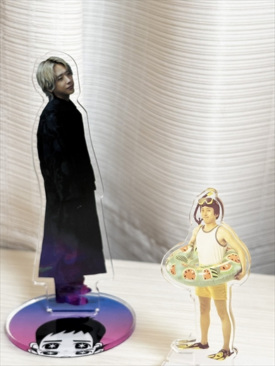 ギャップがありすぎる二宮和也のアクリルスタンドを並べたら