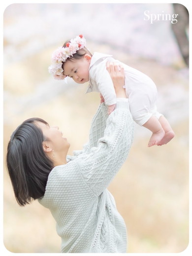 春の赤ちゃんとママさん