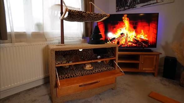 ドレッサーをキャットハウスにリメイク