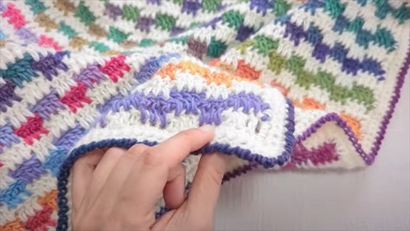 ダイソー毛糸で編むブランケット