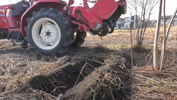 枯れ草ボーボーで大荒れの土地で農家が本気を出すと