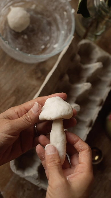 トイレットペーパーで作るきのこオーナメント