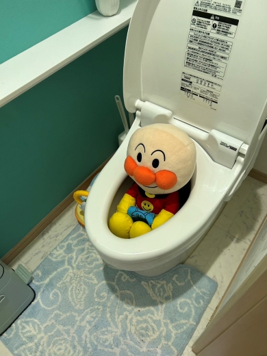 アンパンマンがトイレにシンデレラフィット