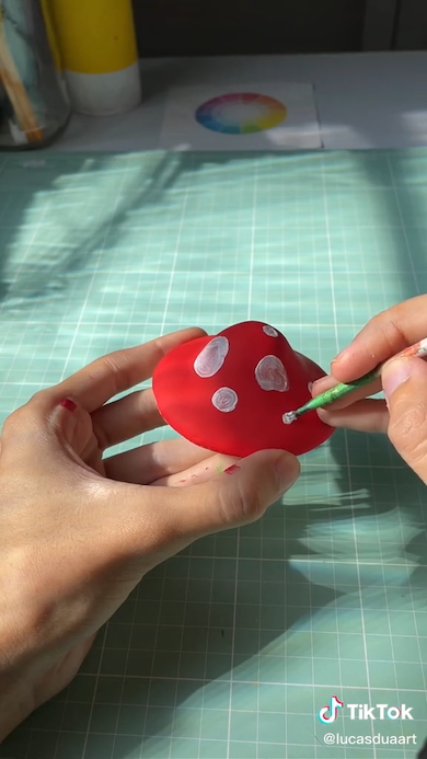 キノコのカサを着色