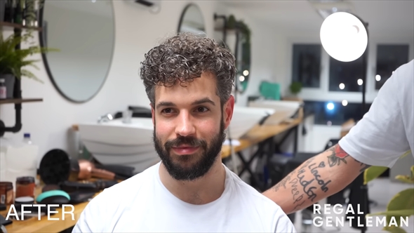 8年以上髪を伸ばしていた男性が美容院で大変身