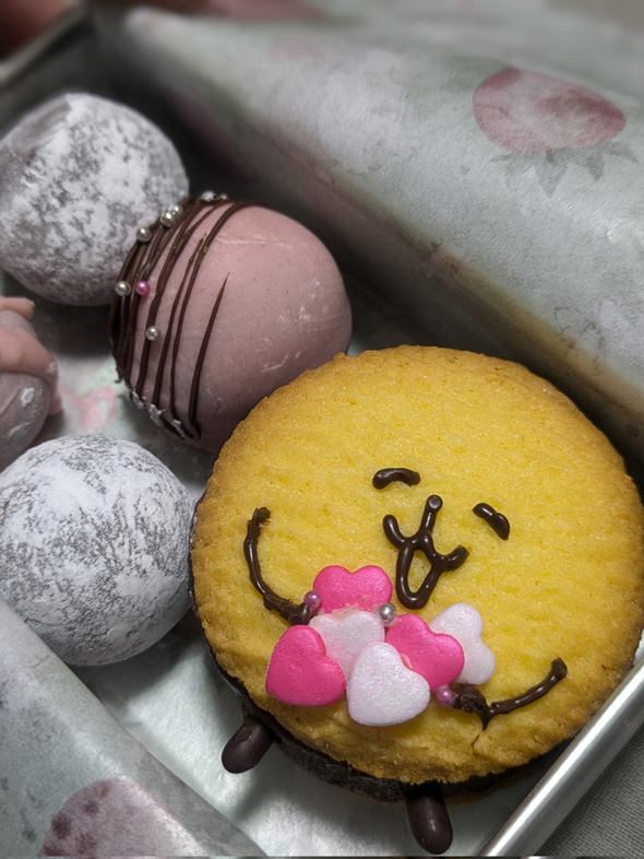 人生初 本命チョコ えもじの子 LINE キャラクター クッキー 手作り