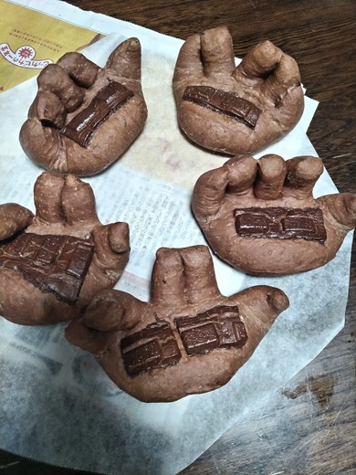 ココアチョコパン焼成後