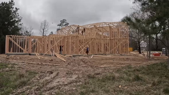 家の骨組みができていく