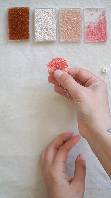 ビーズ＆ワイヤーの簡単アクセサリー