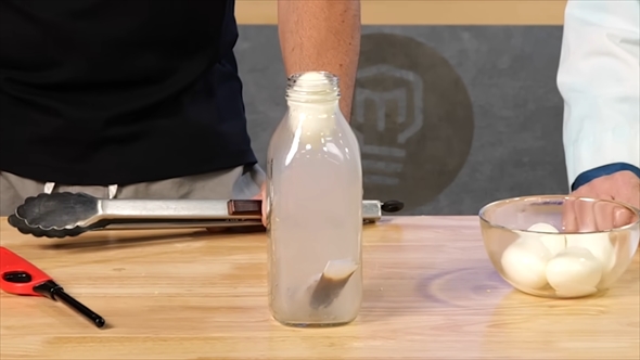 自宅でも簡単にできる5つの科学実験