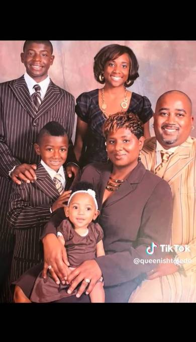 14年前の家族写真を再現