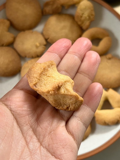 2歳の女の子が作ったクッキー