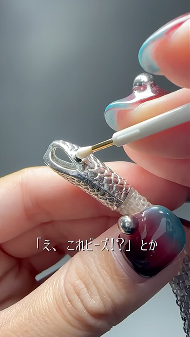 ヘビのビーズブレスレット