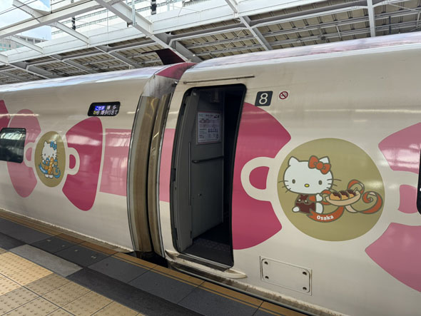 ハローキティ新幹線